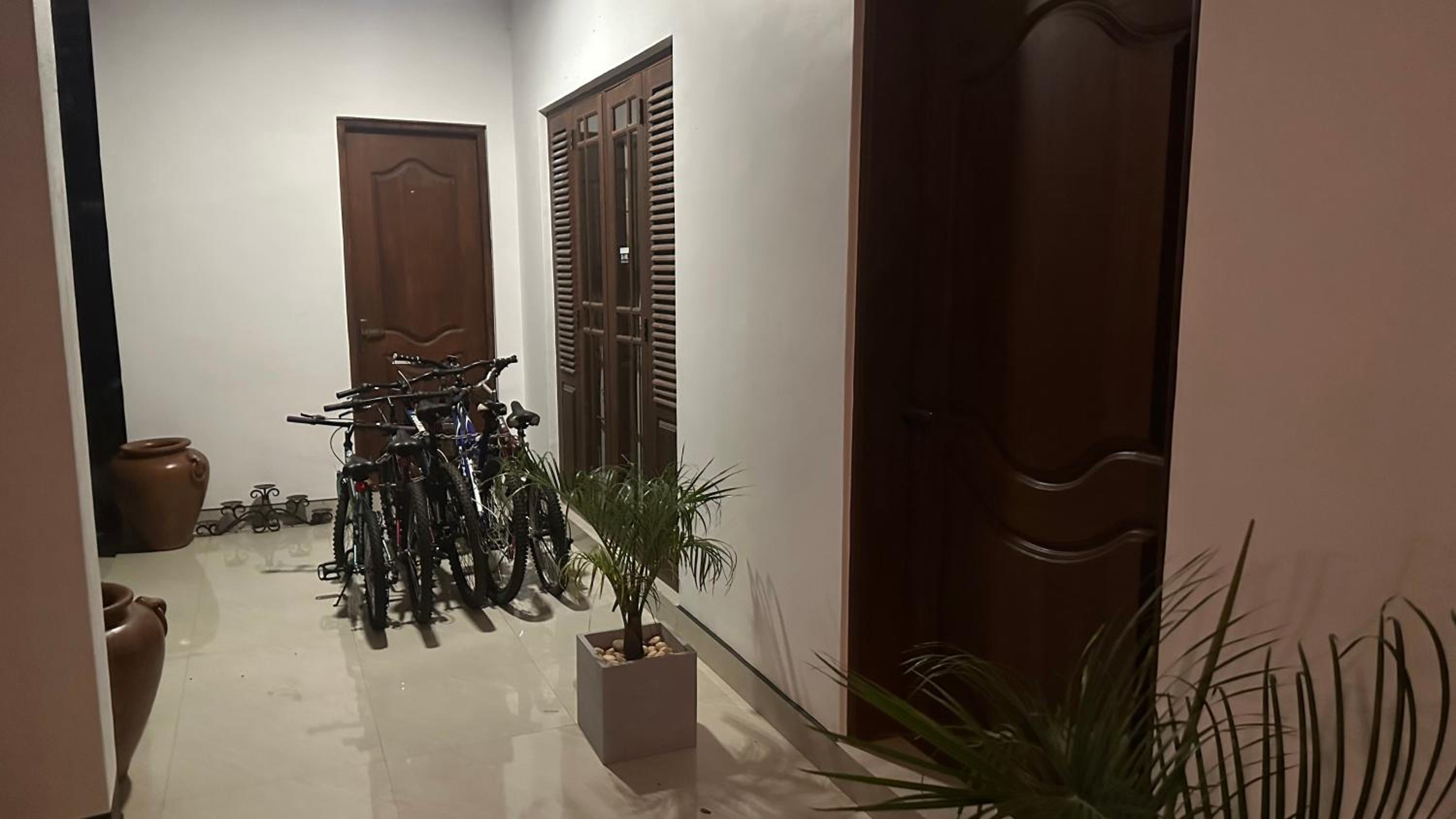 White House Family Stay view 4