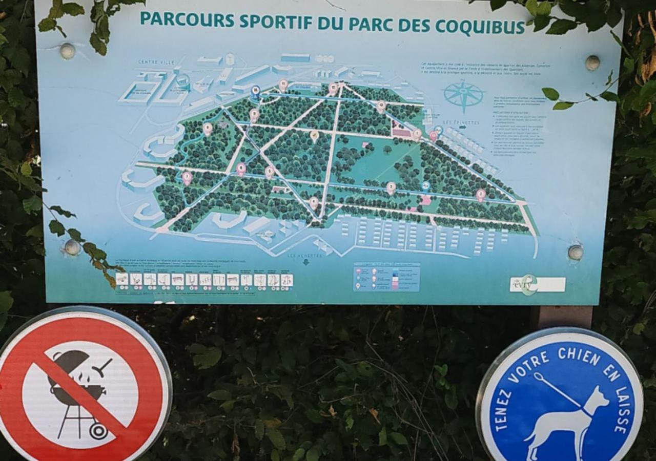 Urban Escape - Design Vibrant & Terrasse intime à 3 min du Parc des Coquibus - Proche ORLY