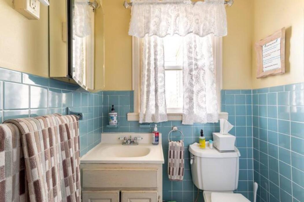 Sunny & Spacious Montclair NJ Apartment, photo 6