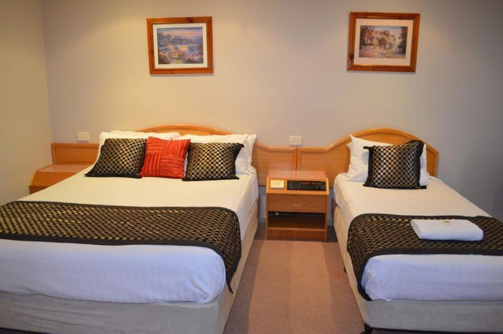 Hilltops Retreat Motor Inn