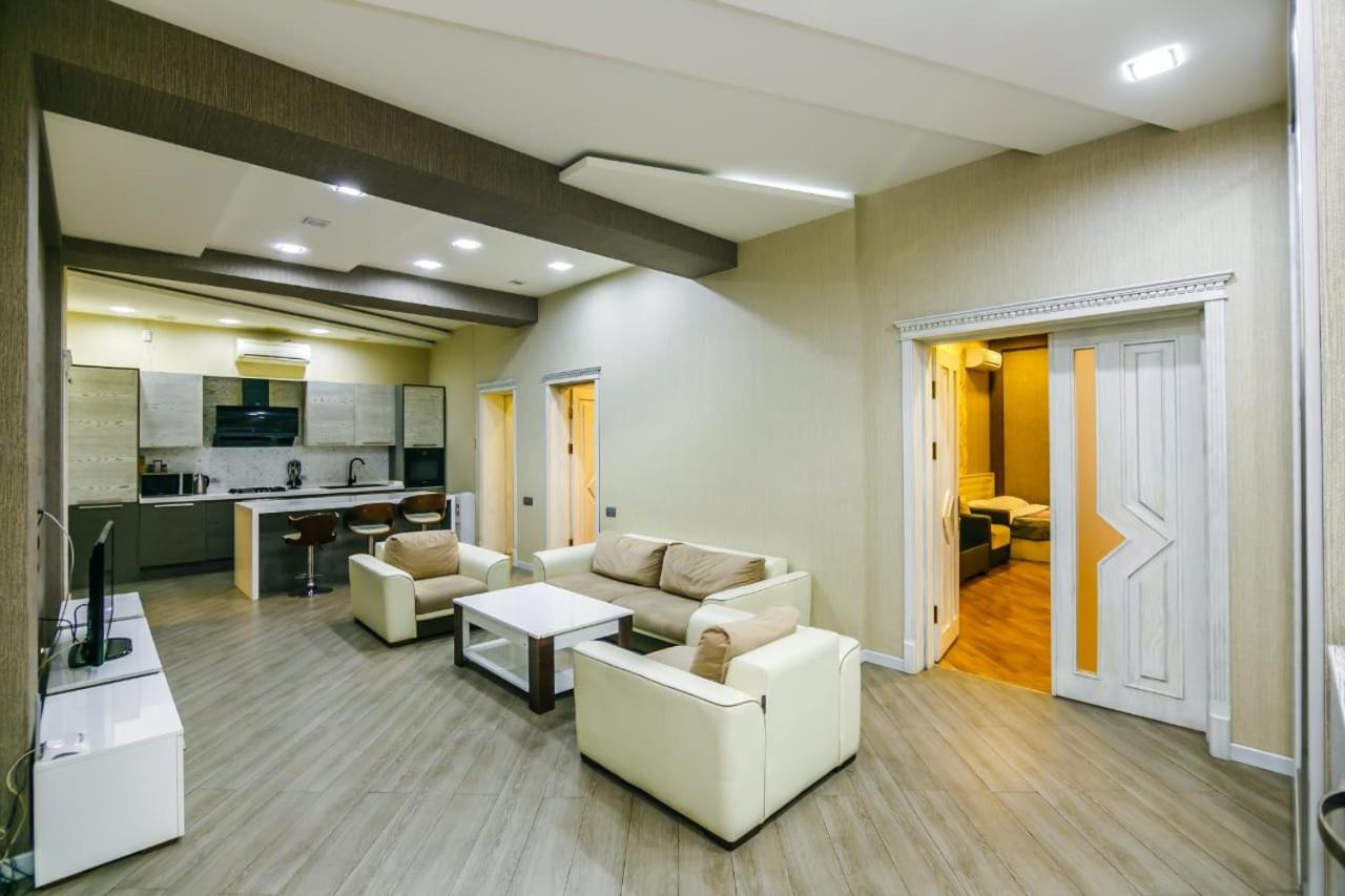 CENTER. 3 Bedrooms