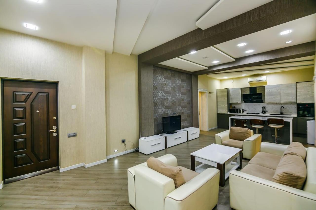 CENTER. 3 Bedrooms