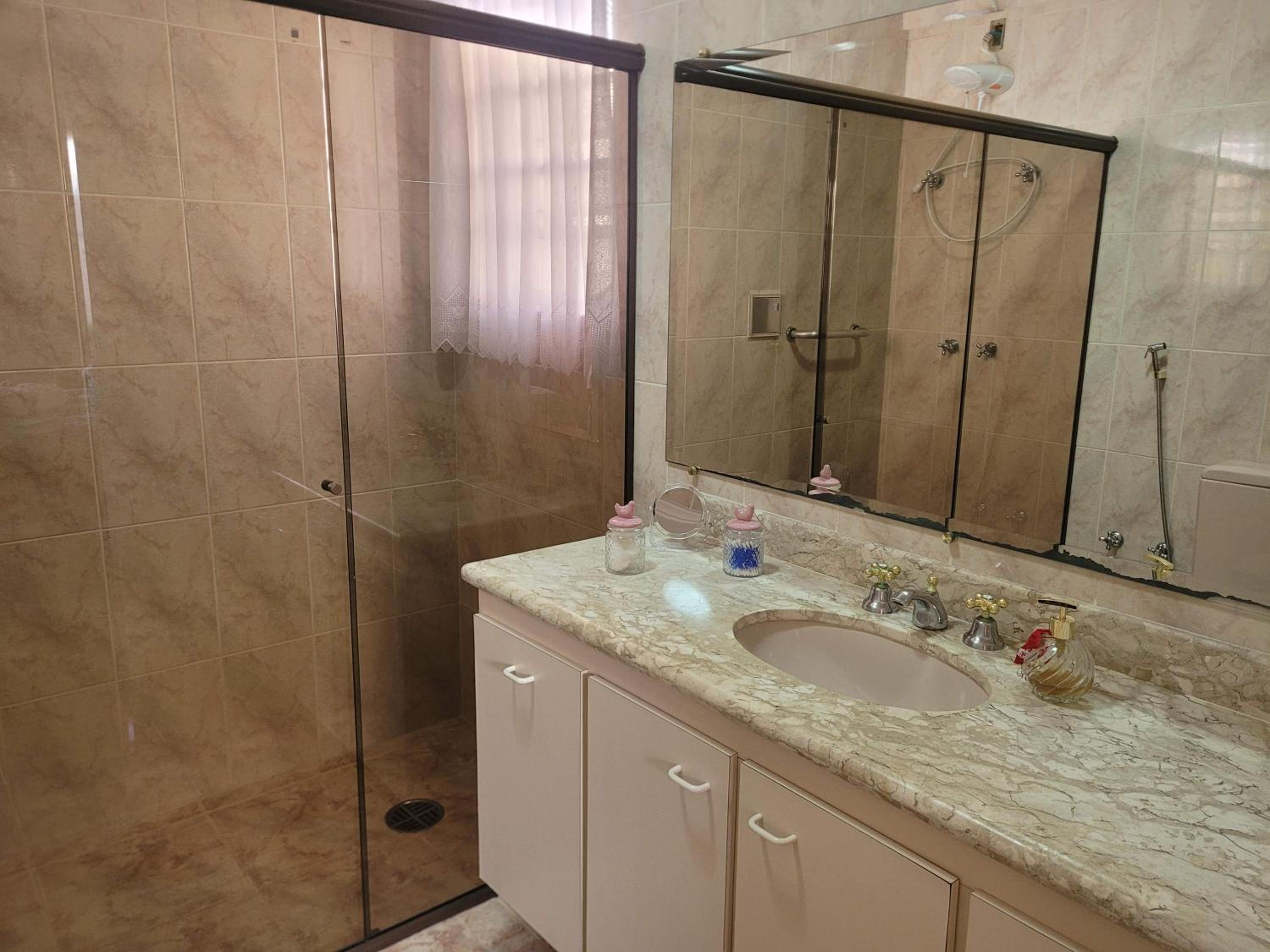 Casa em ampla e confortável em bairro nobre