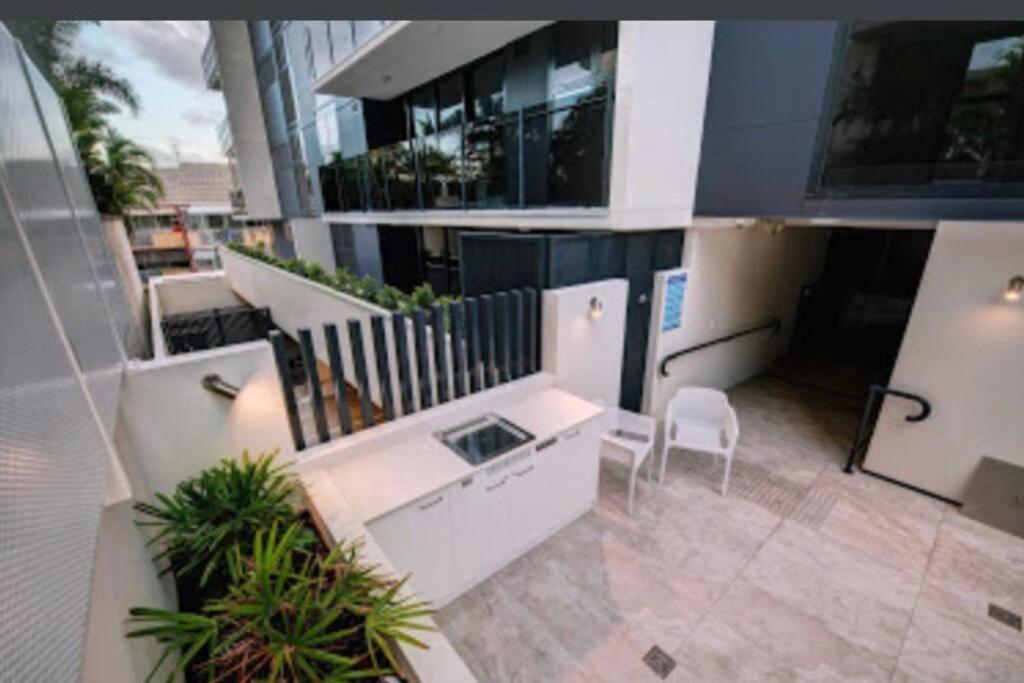 Mooloolaba First Ave First Light Apt Ocean Views 12th floor