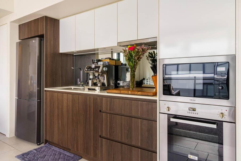 Mooloolaba First Ave First Light Apt Ocean Views 12th floor