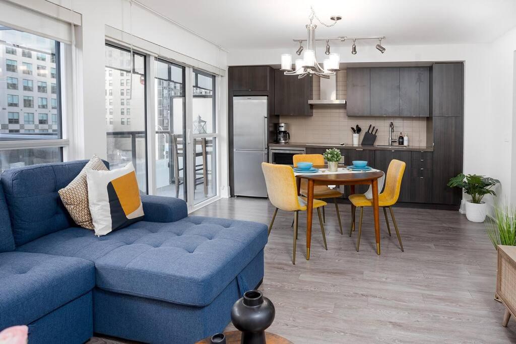 Chic 1-BR Condo; Parking included; Downtown Core