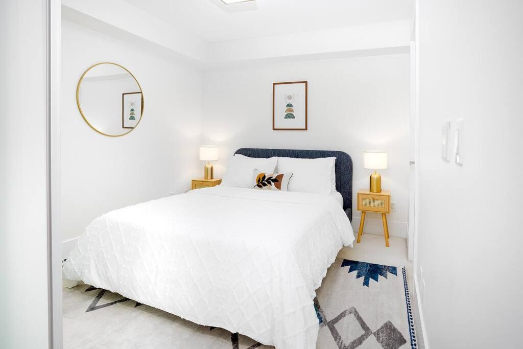 Chic 1-BR Condo; Parking included; Downtown Core