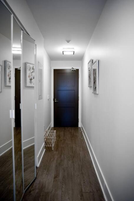 Chic 1-BR Condo; Parking included; Downtown Core