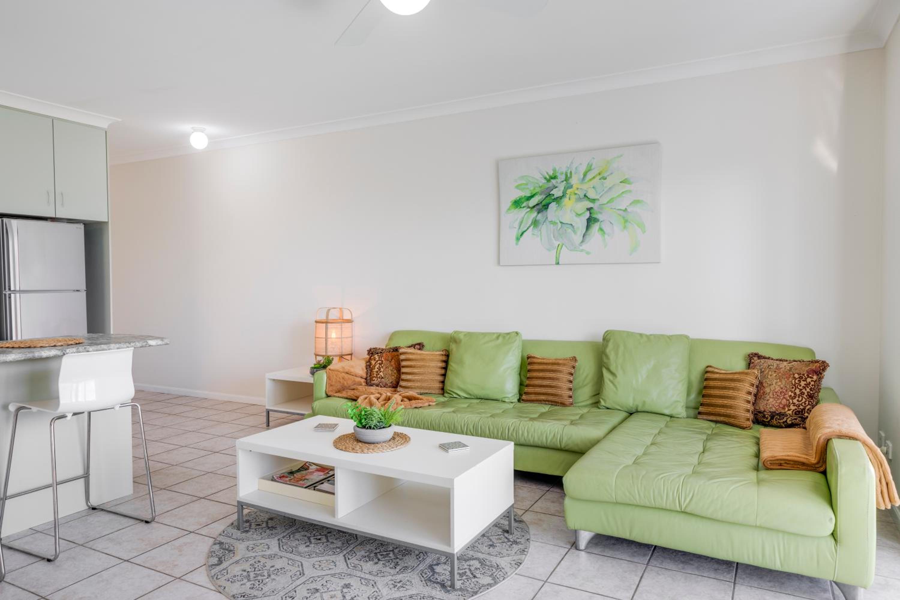 House plus Apartment Water Views and Walk to the Beach