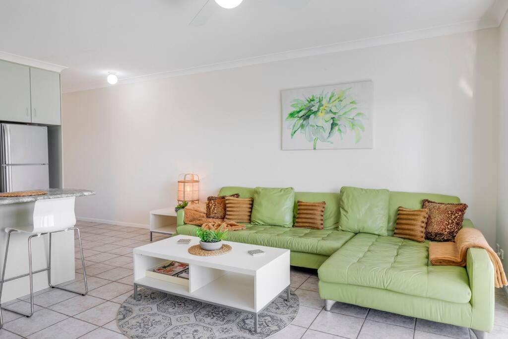 Large 1 Bedroom Apartment in Perfect Location