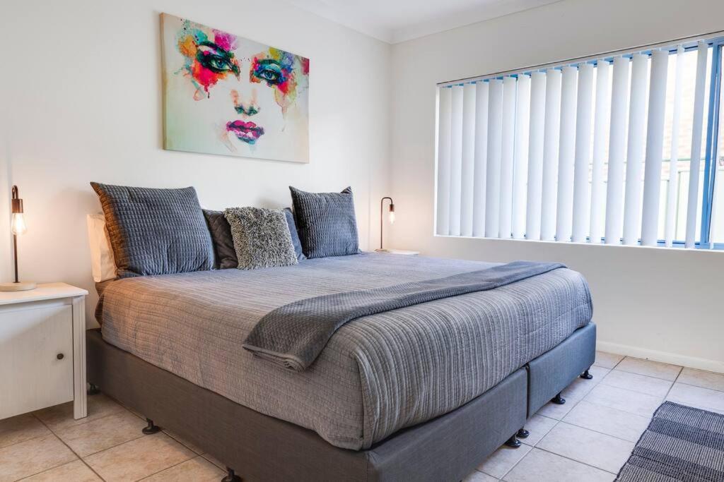Large 1 Bedroom Apartment in Perfect Location