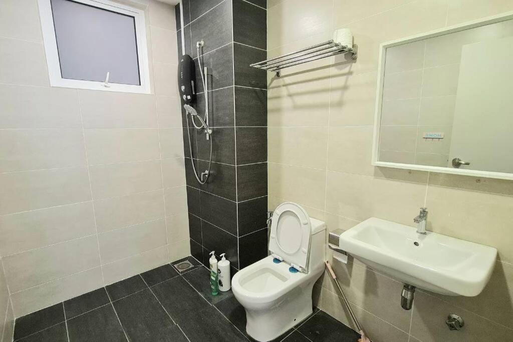 3room Sri Petaling Near Stadium Bukit Jalil