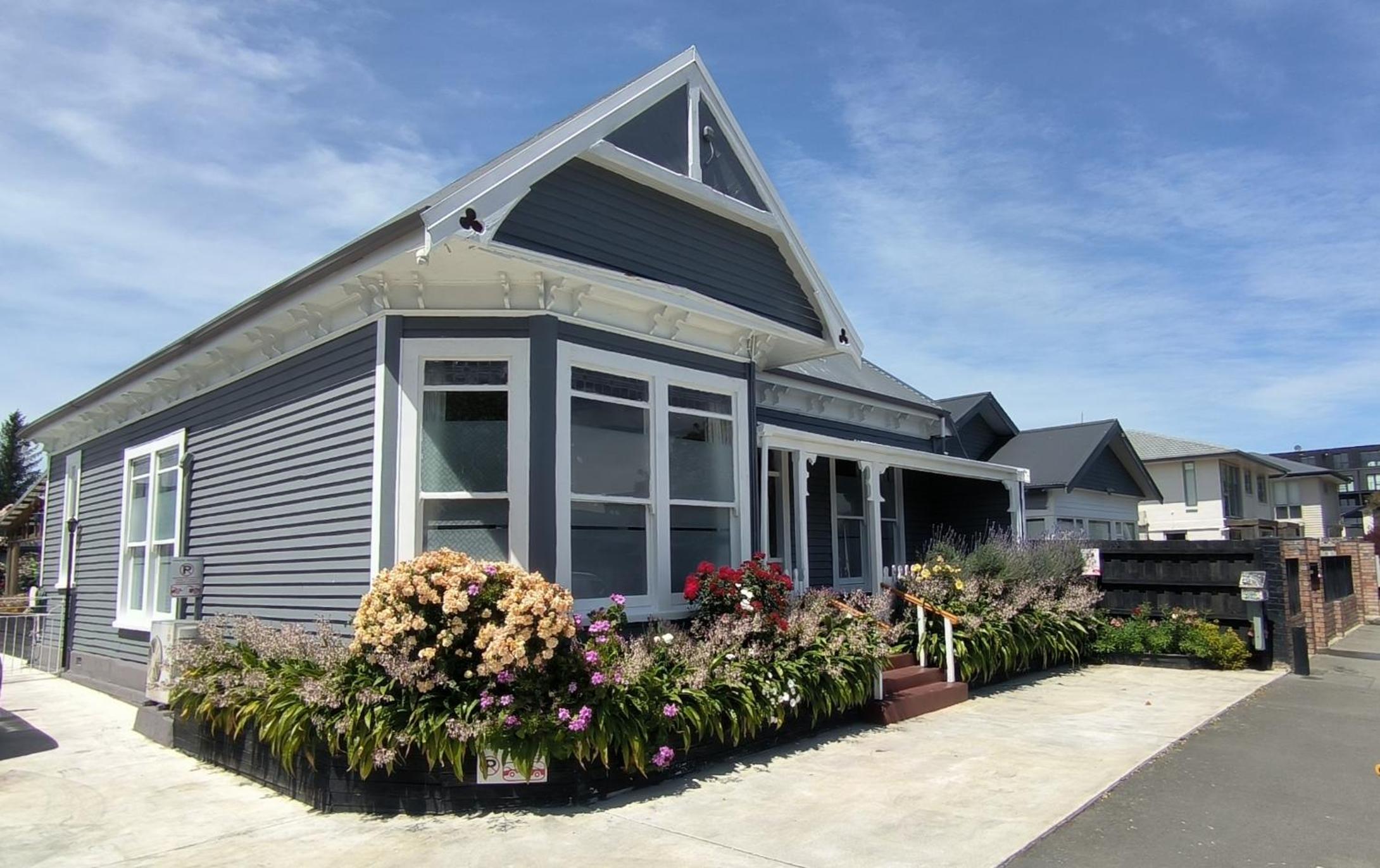 5 Large Bedroom Villas Suitable for 10People (CBD) view 4