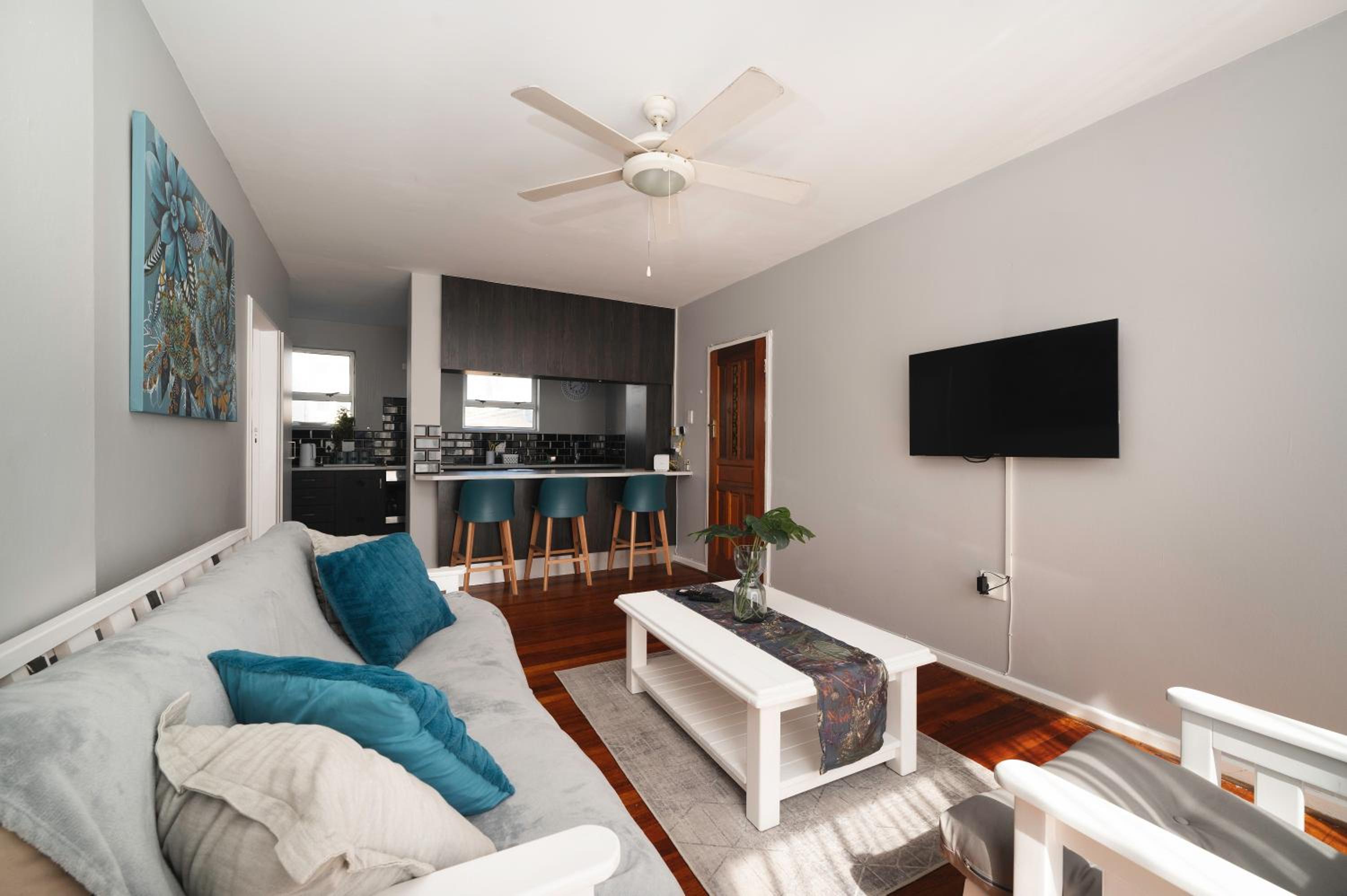 Admirals Lodge Guest House and Brightways self catering apartments