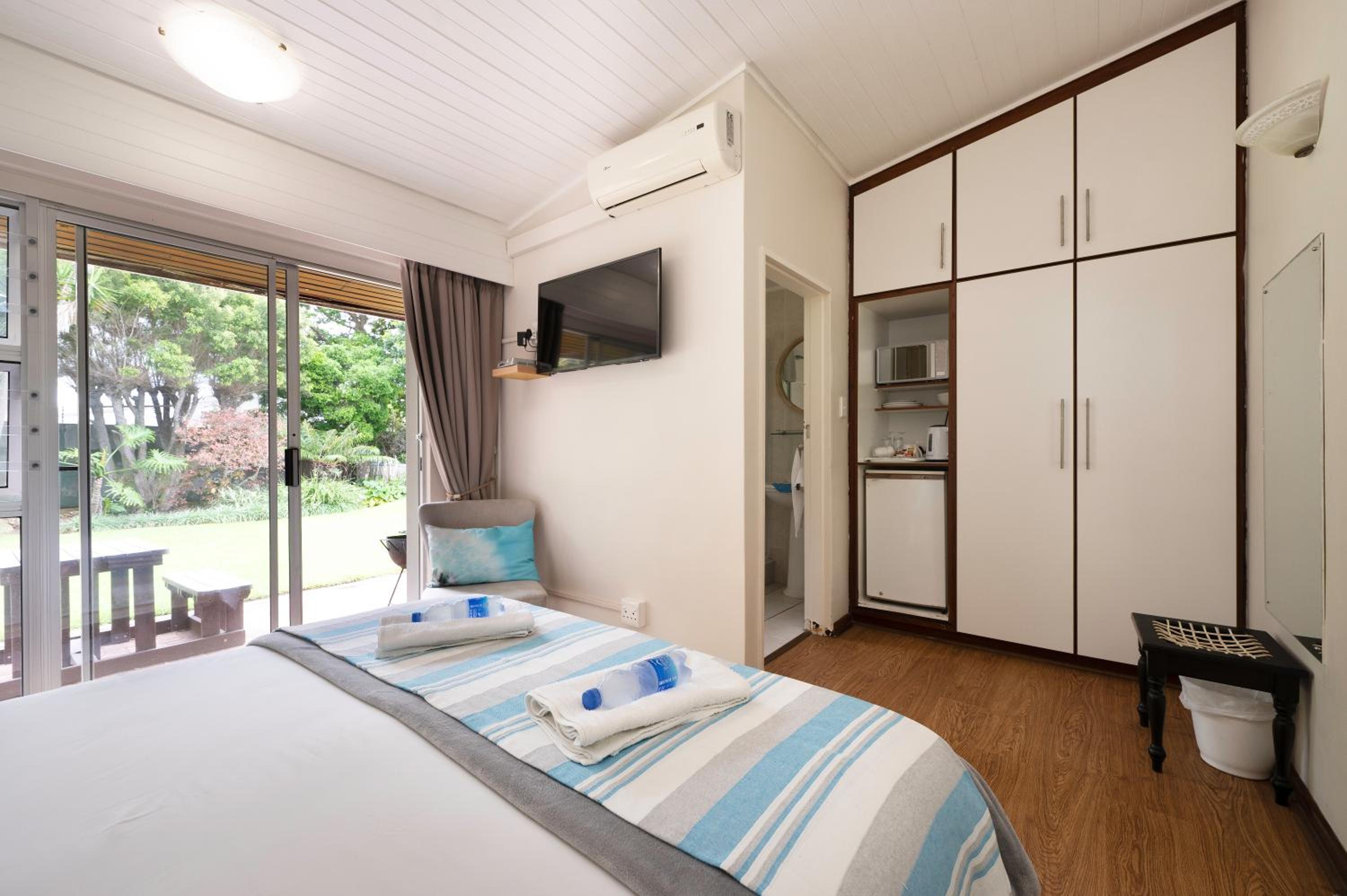 Admirals Lodge Guest House and Brightways self catering apartments