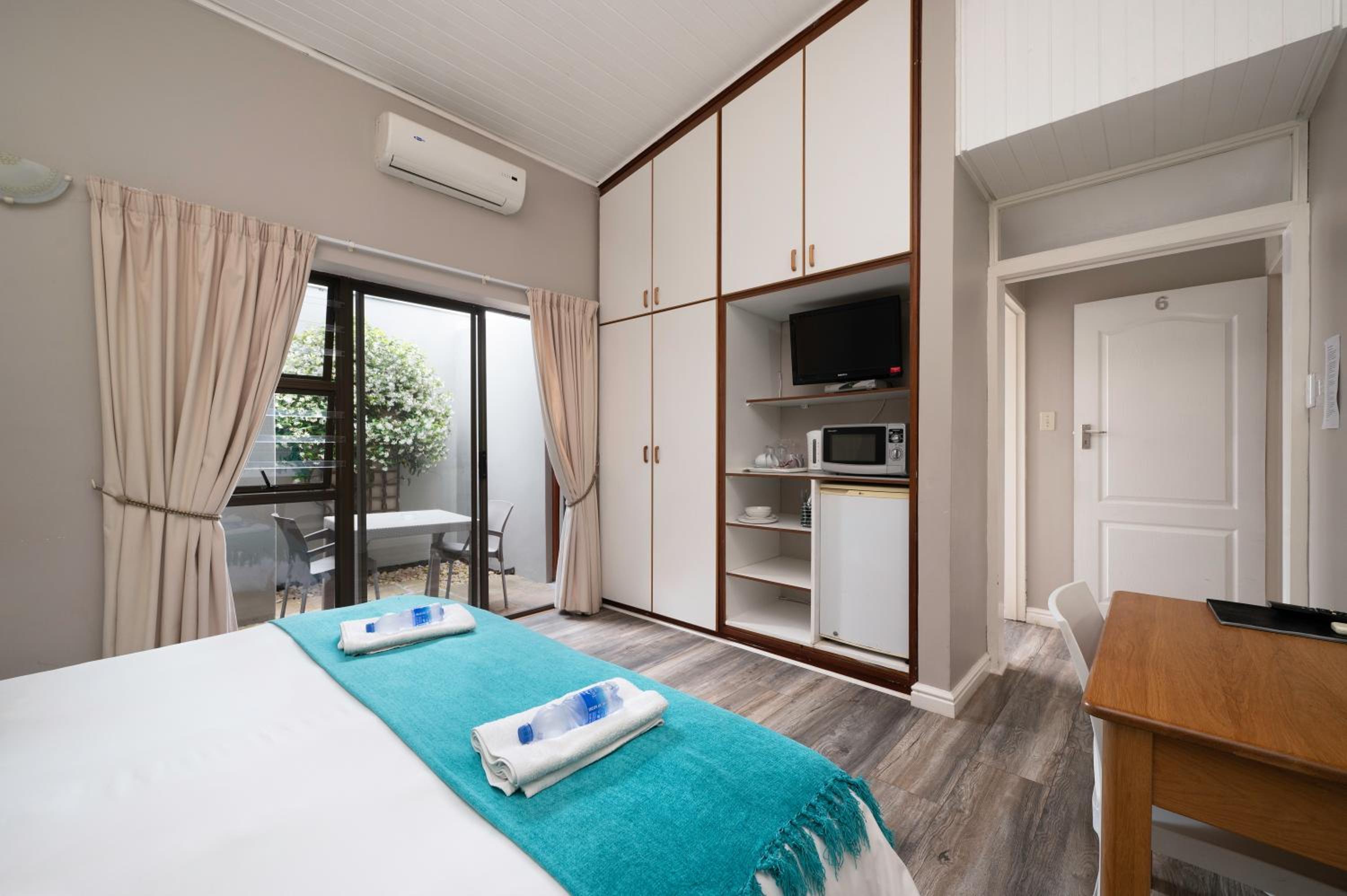 Admirals Lodge Guest House and Brightways self catering apartments