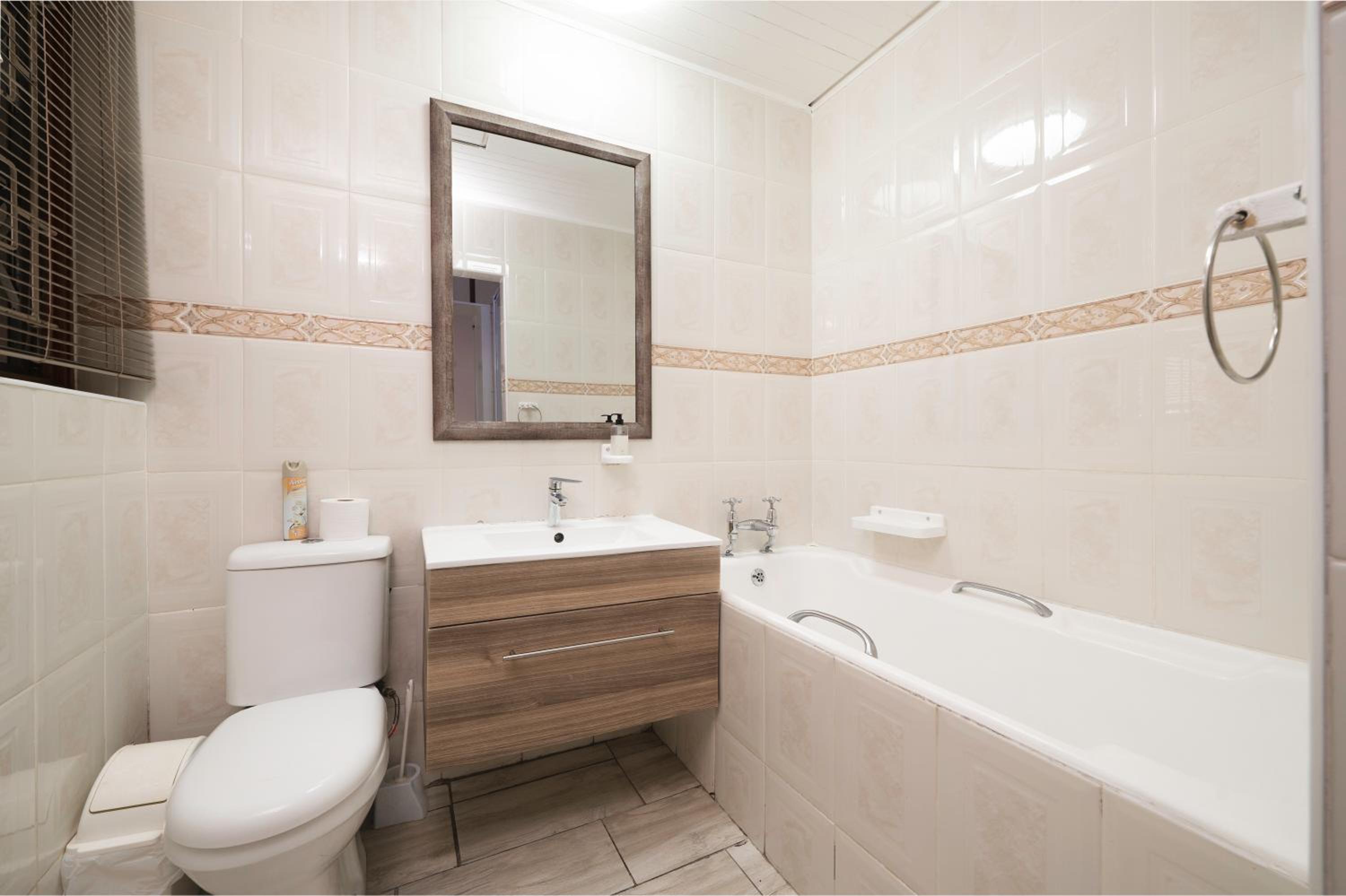 Admirals Lodge Guest House and Brightways self catering apartments