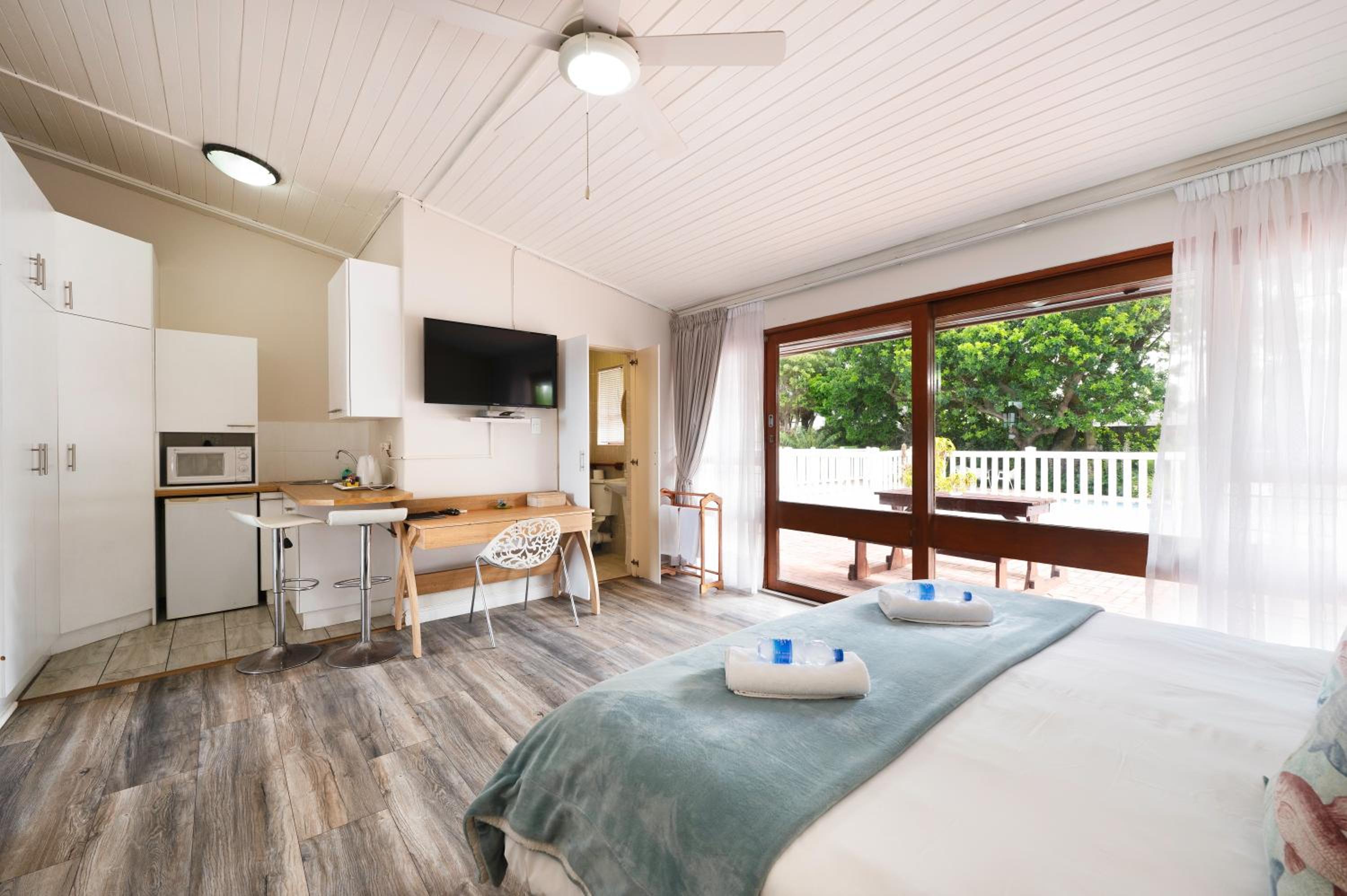 Admirals Lodge Guest House and Brightways self catering apartments