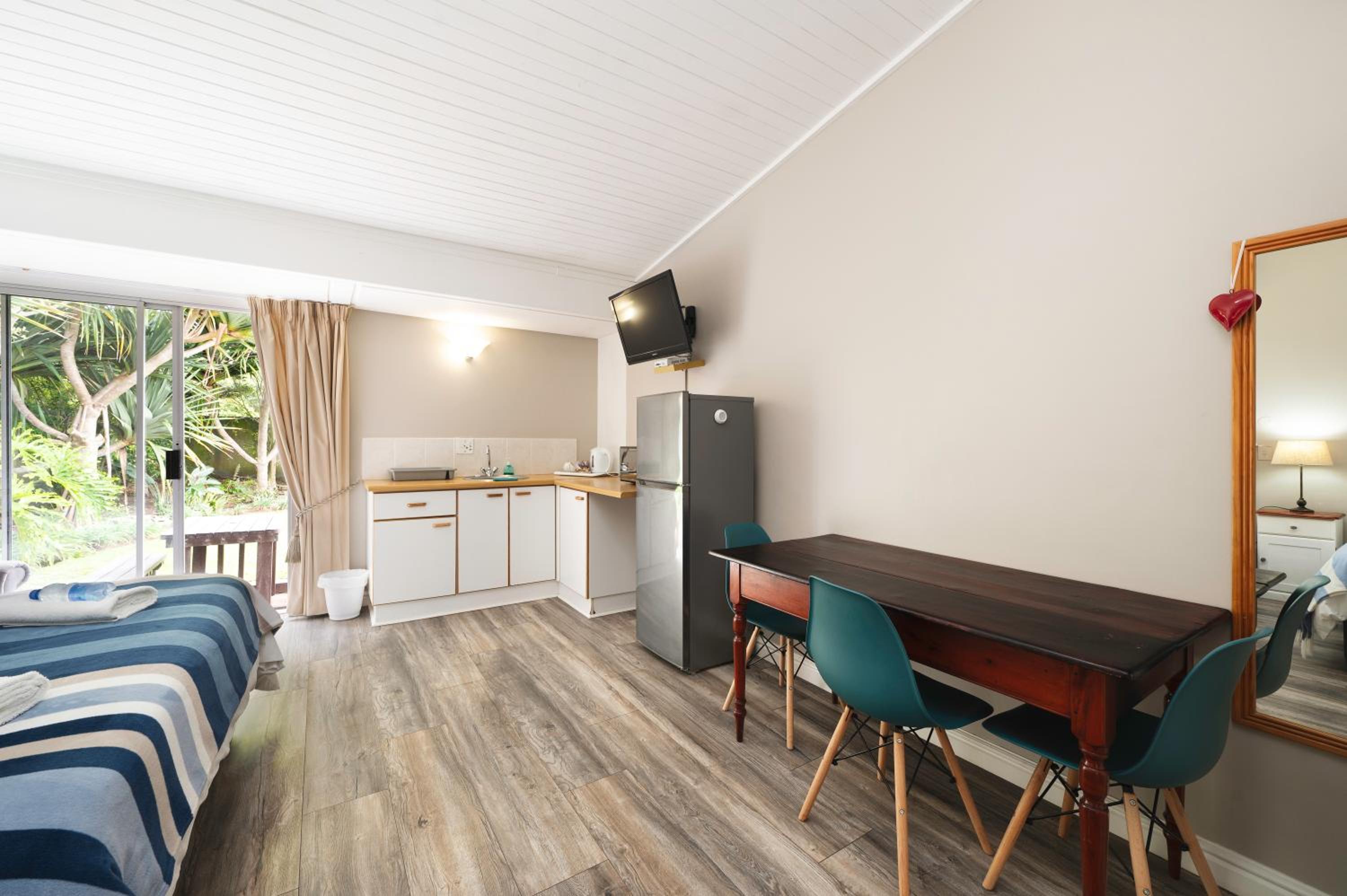 Admirals Lodge Guest House and Brightways self catering apartments