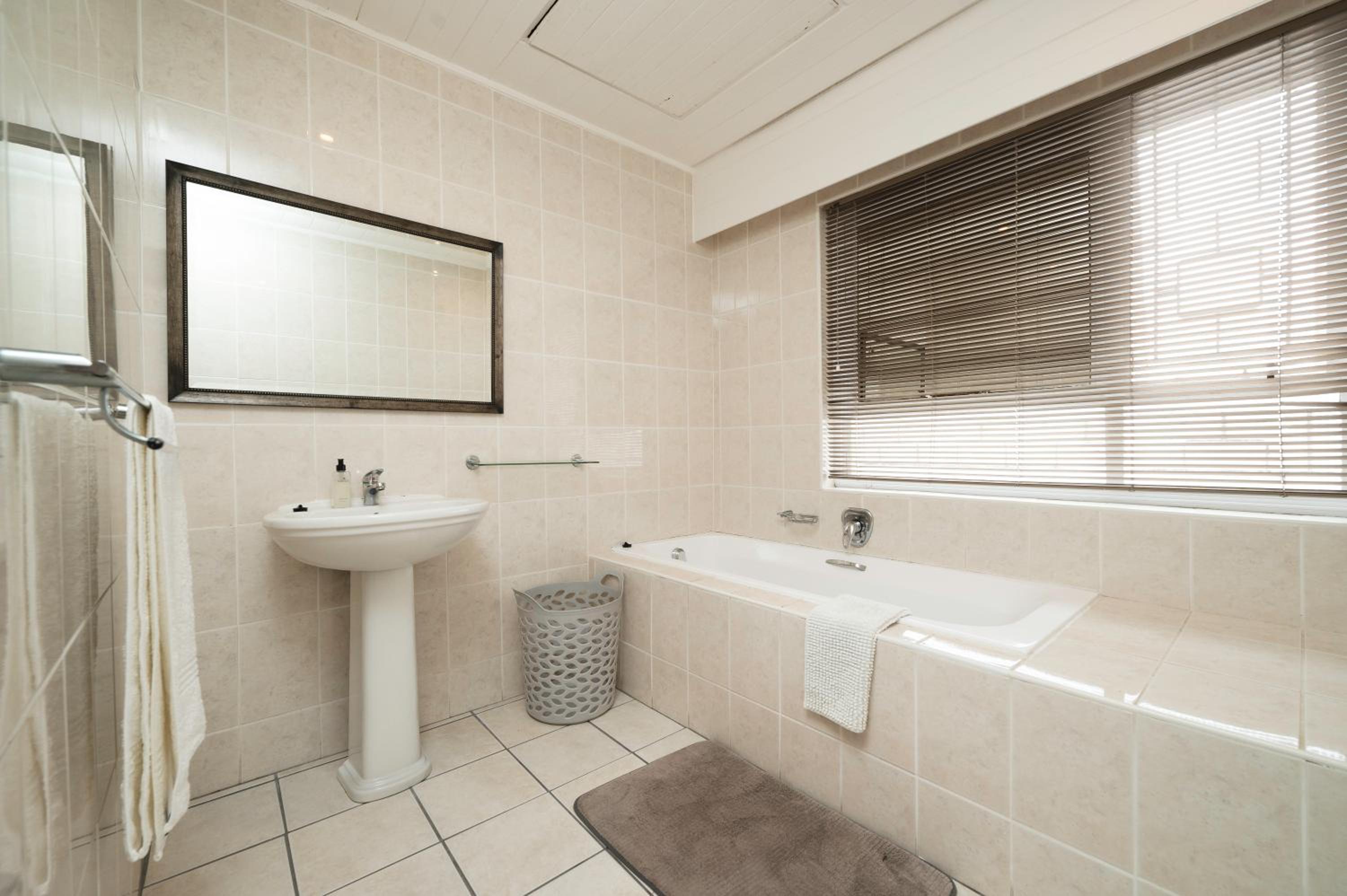 Admirals Lodge Guest House and Brightways self catering apartments