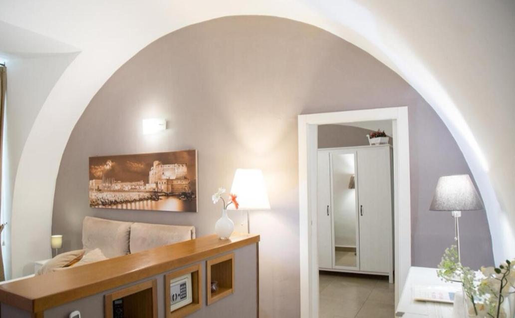 Chiaia Suites