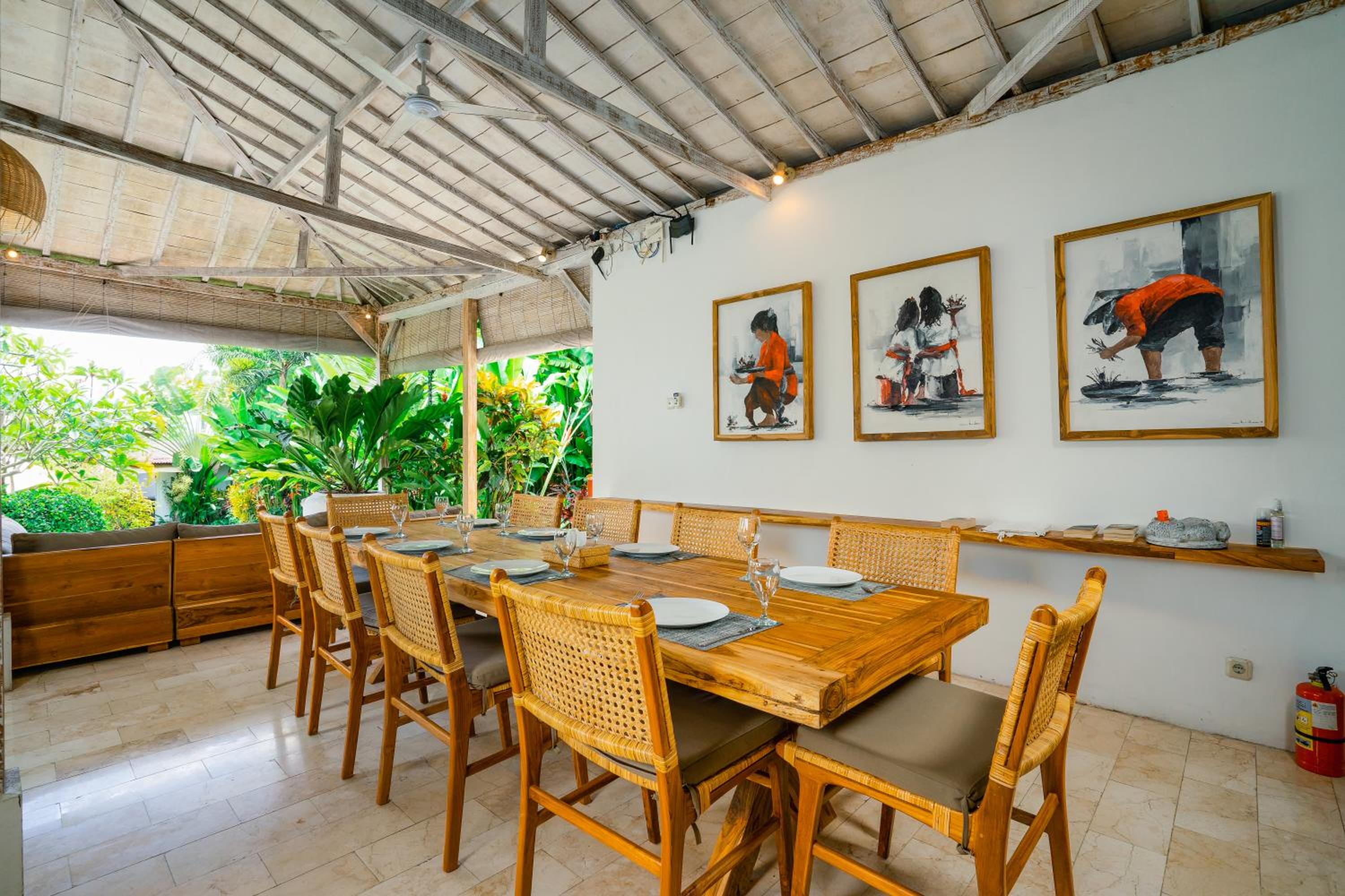 Villa Stella - 4BR Sanctuary in Padonan, Few Minutes to Canggu view 3