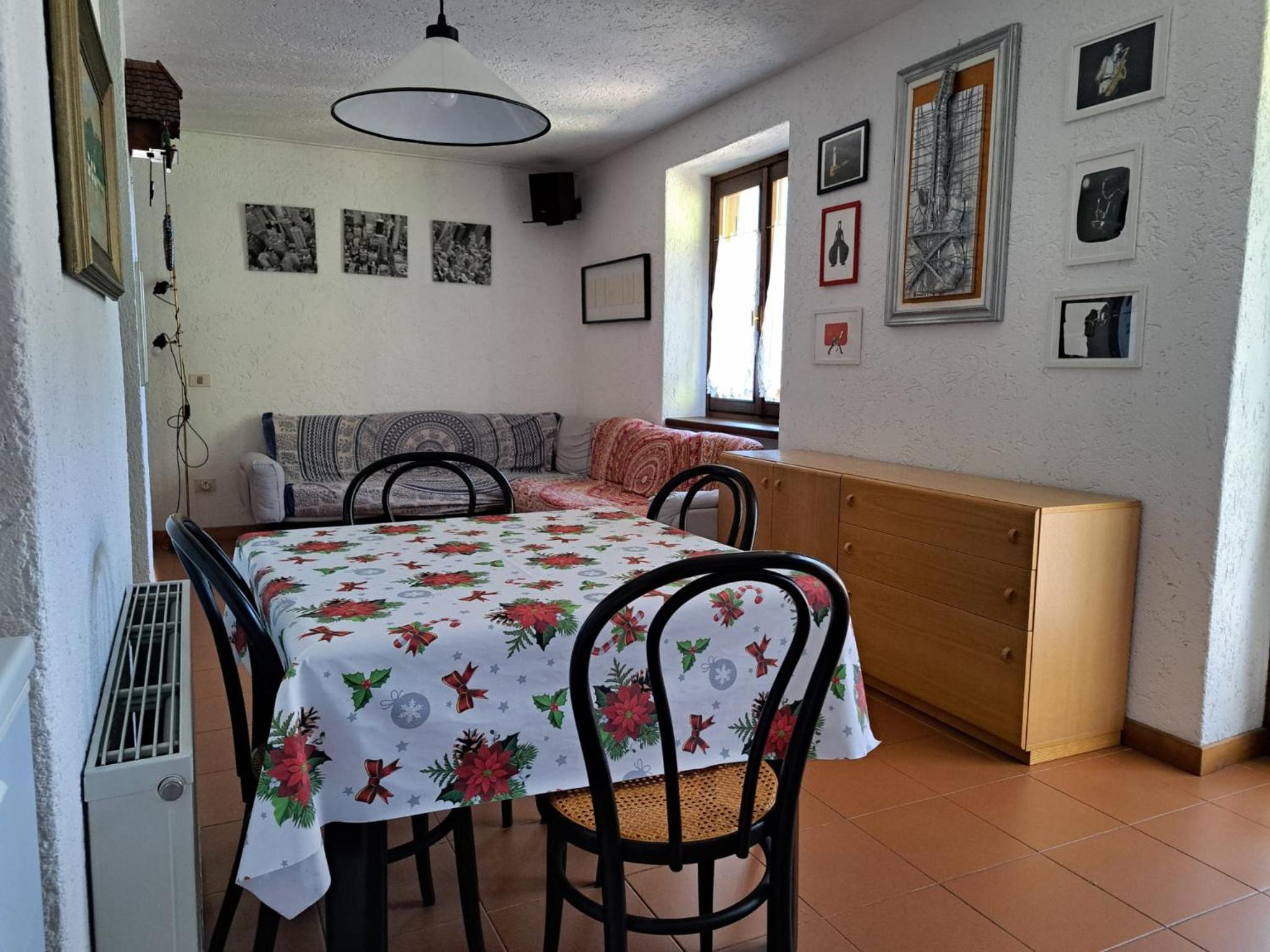 Casa bianca en Malè