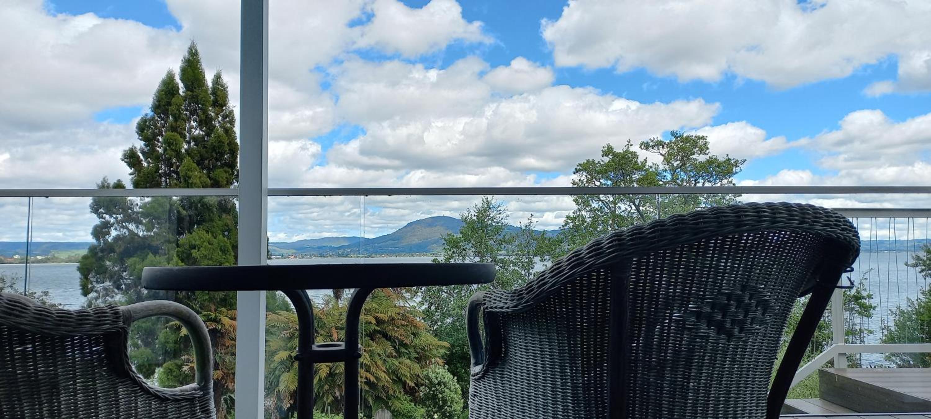 Addictive View - Lakeside Studio view 4