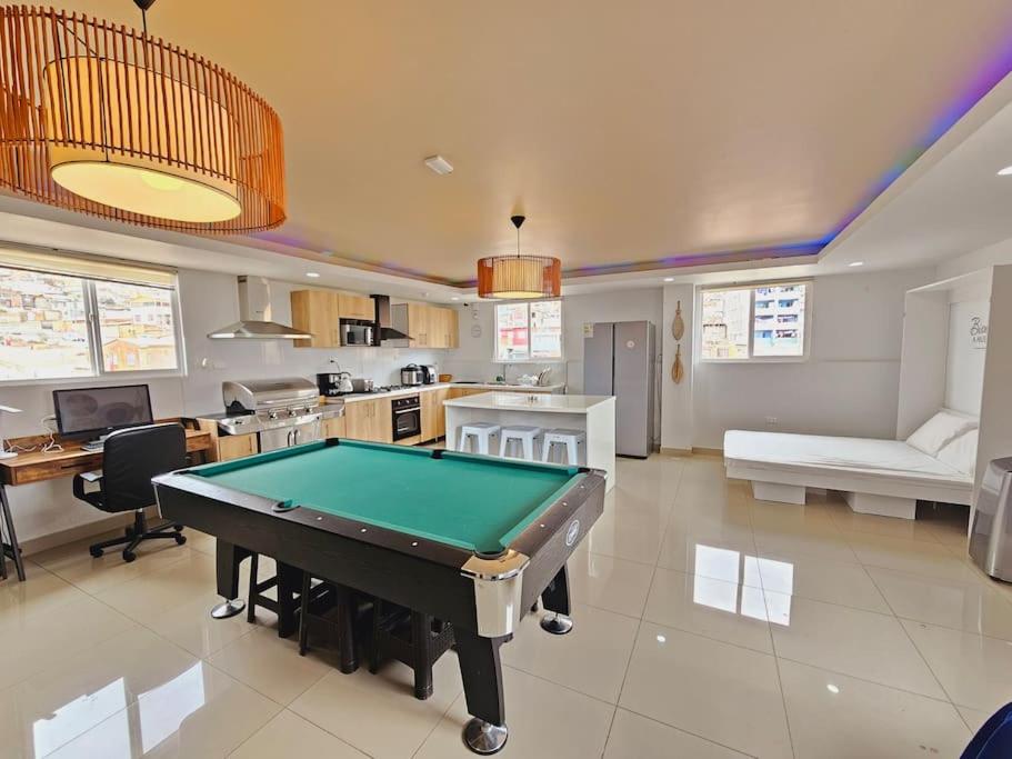 Apartamento VIP con Mesa de Billar