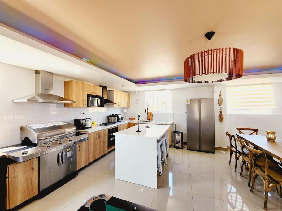 Apartamento VIP con Mesa de Billar