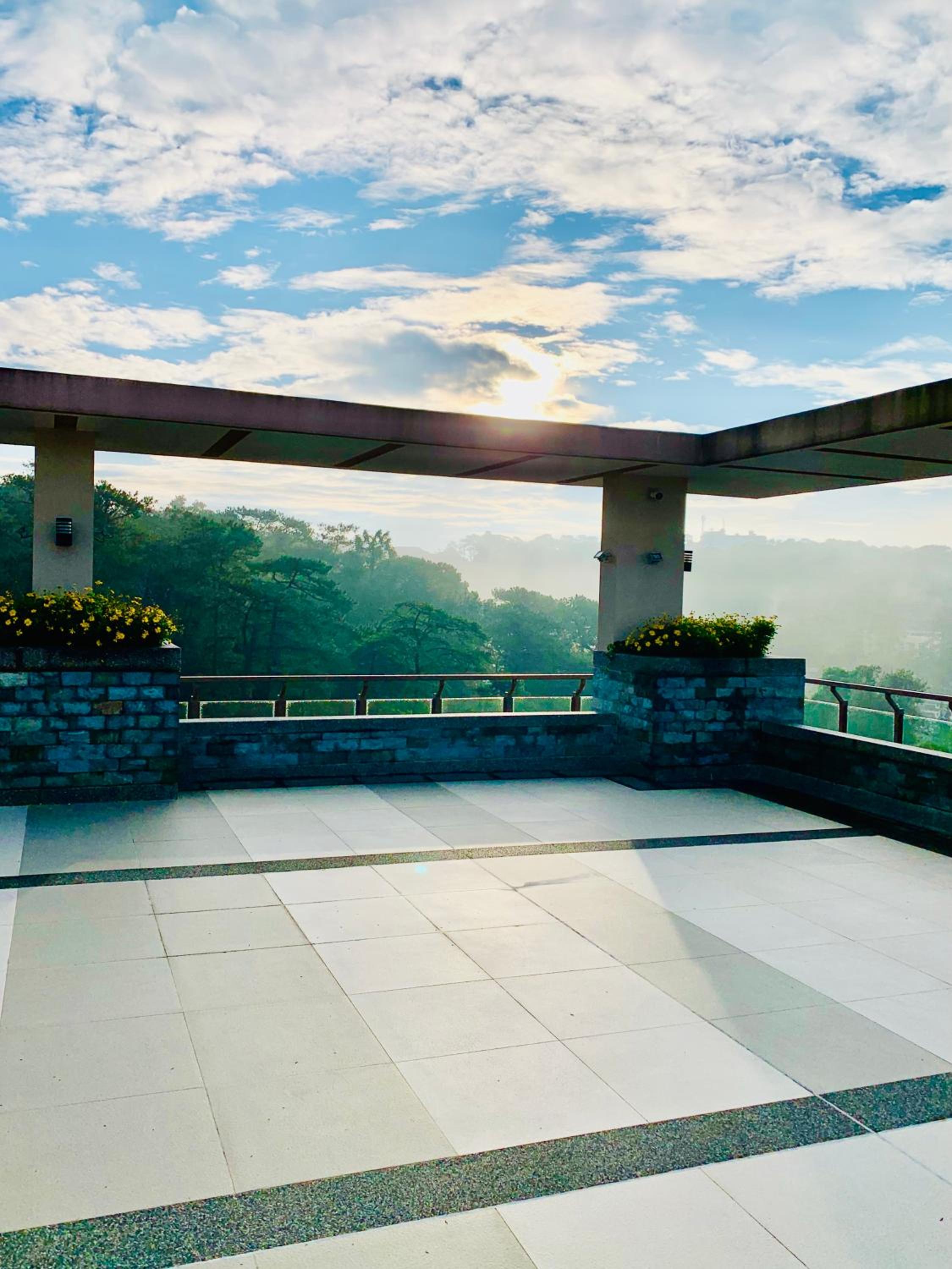 YourHomeAway,LuxFlat at BristleRidge Baguio