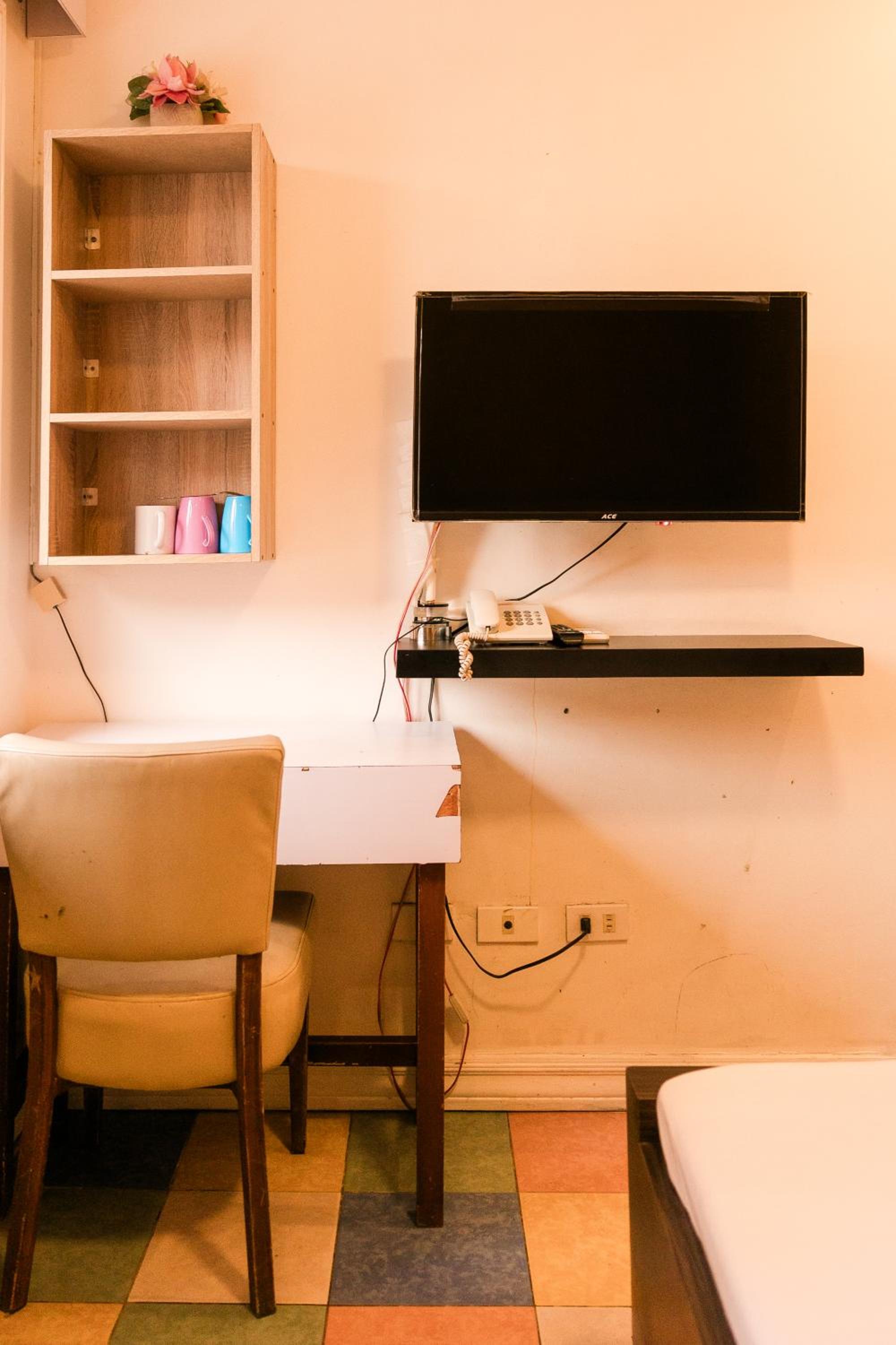 furutech hostel