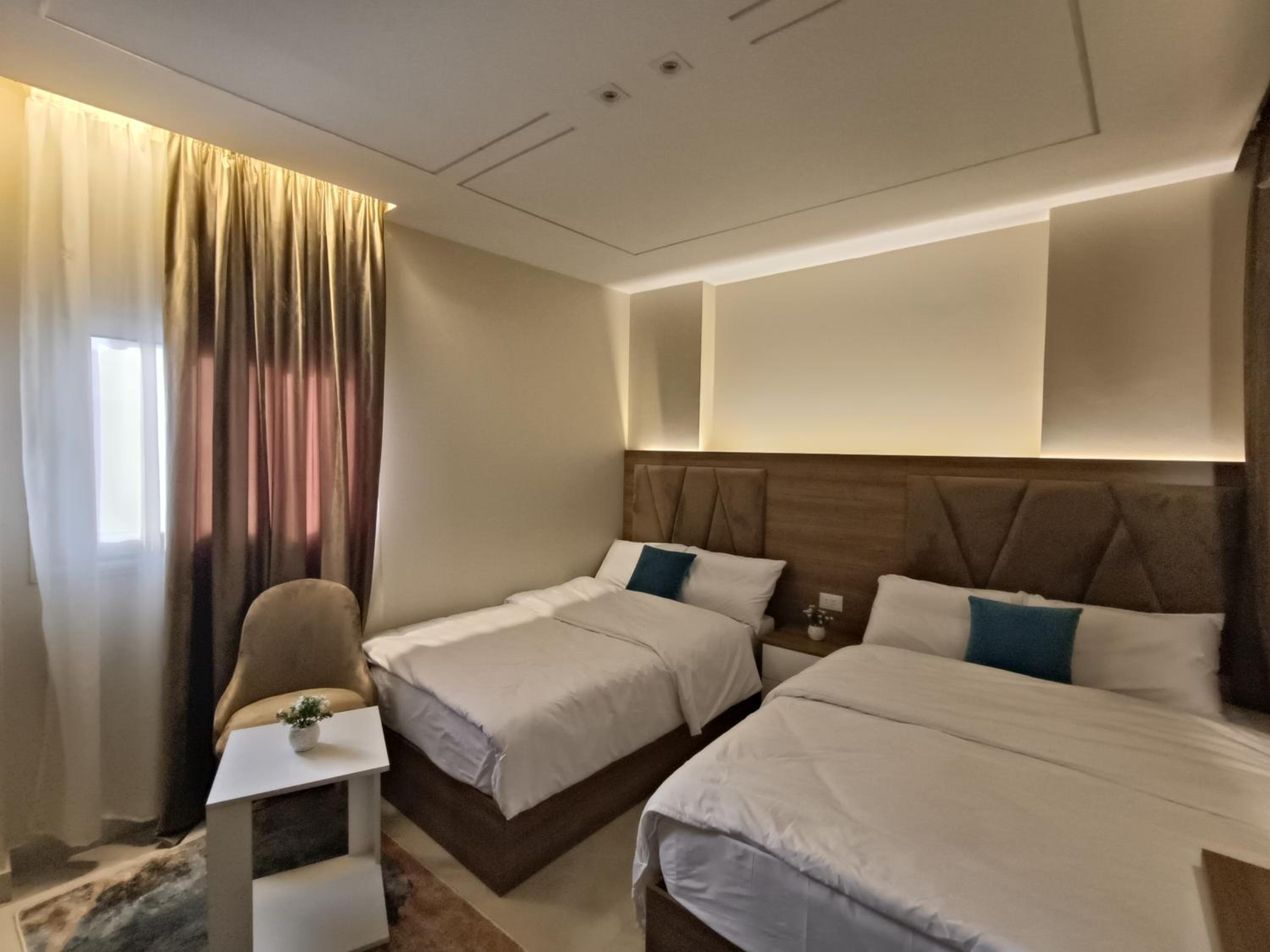 Discover pyramids inn