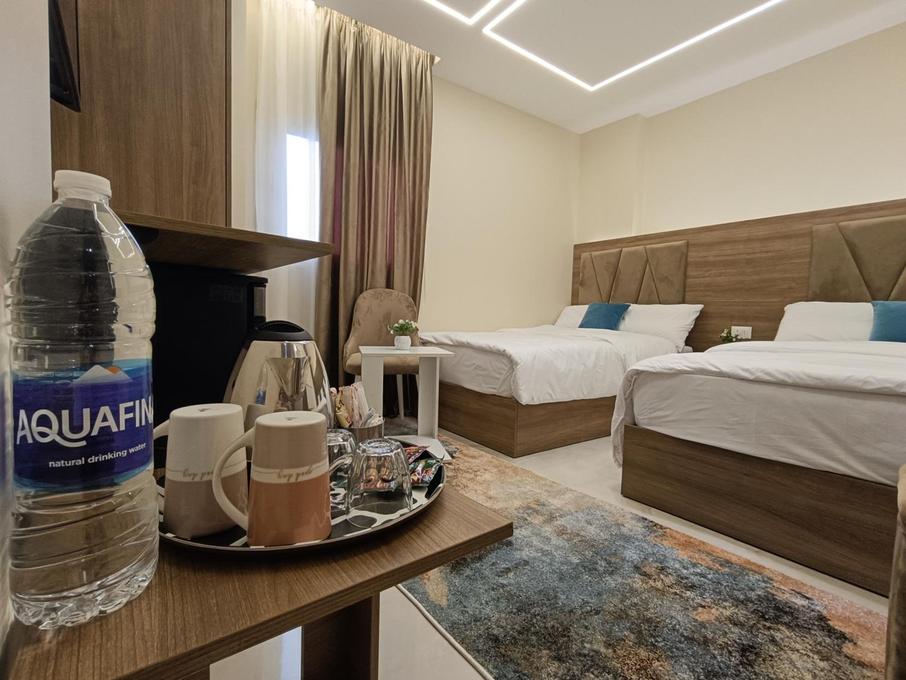 Discover pyramids inn