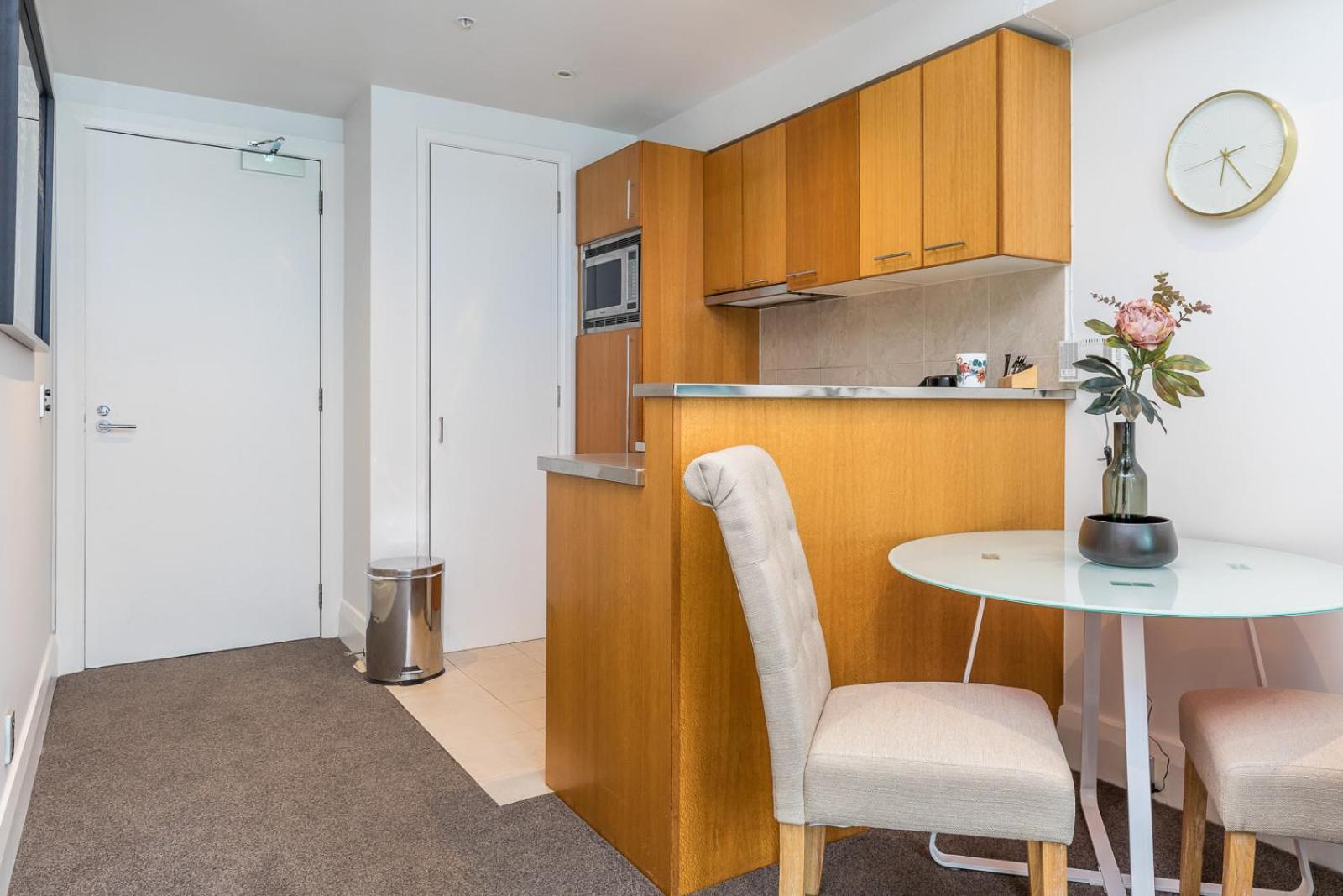 Comfortable & Cozy - Newly Furnished 'Quays' Share Save view 2