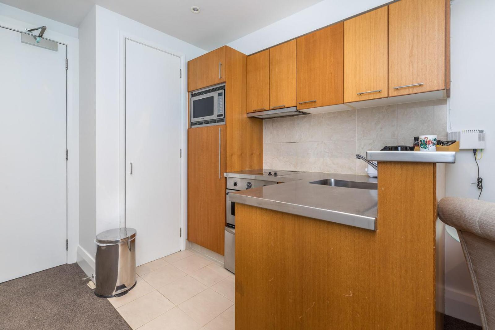 Comfortable & Cozy - Newly Furnished 'Quays' Share Save view 3