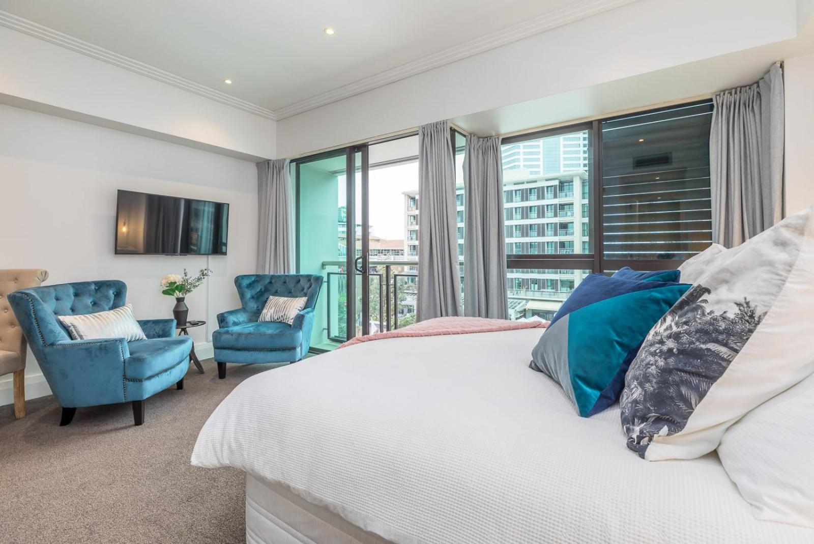 Comfortable & Cozy - Newly Furnished 'Quays' Share Save view 5
