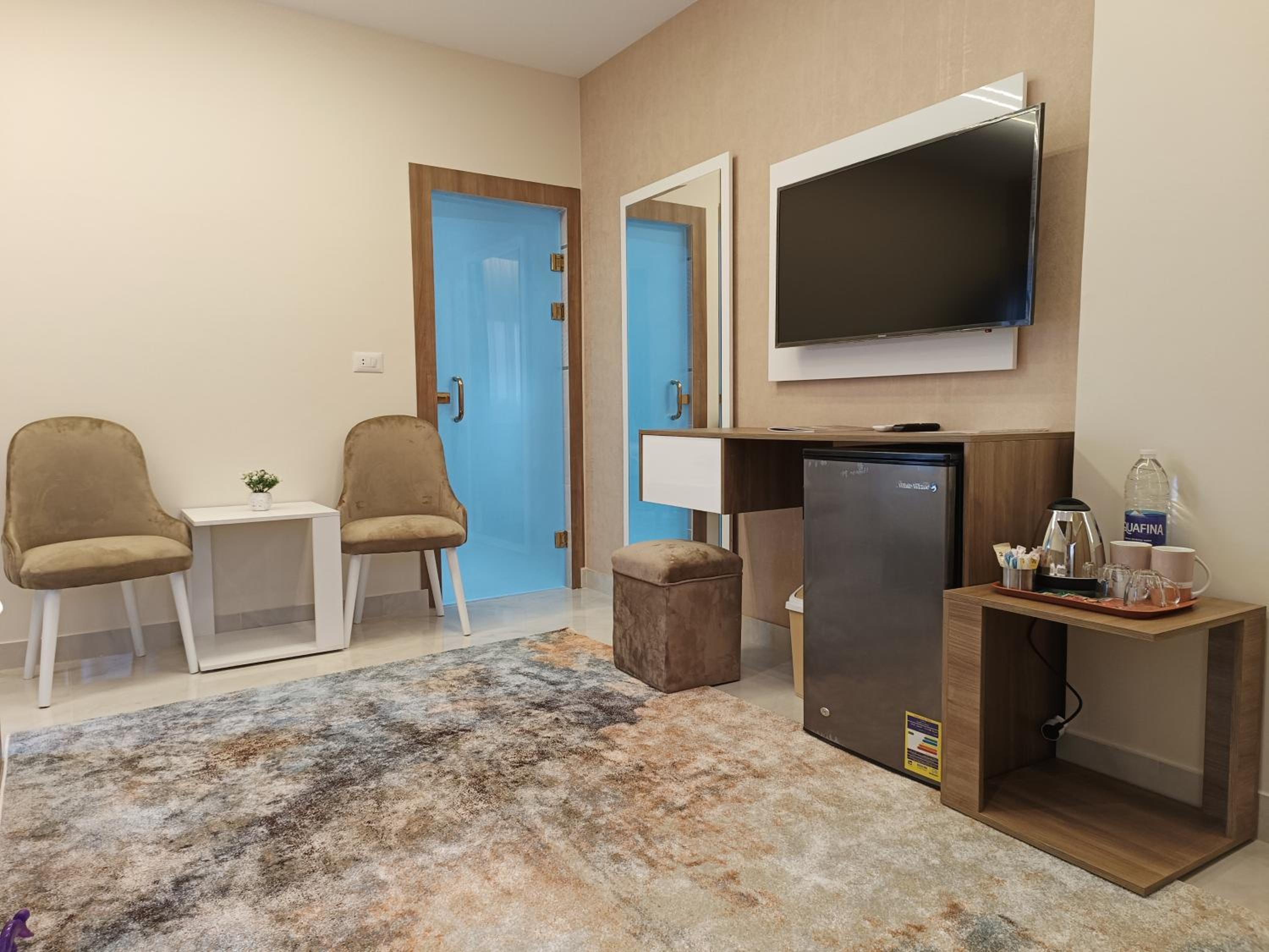 Discover pyramids inn