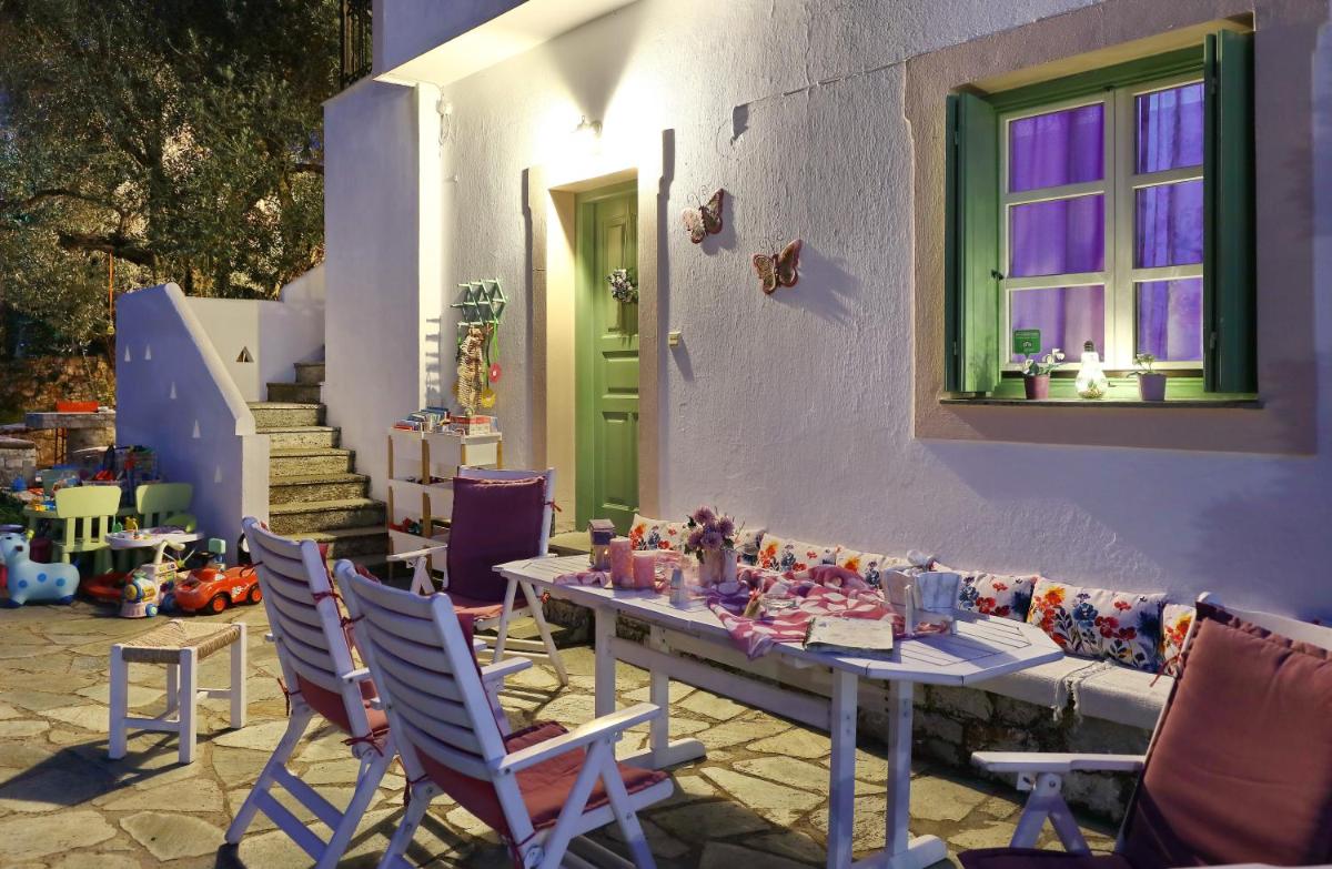 Hotel Evaggelia Studios - Image 1