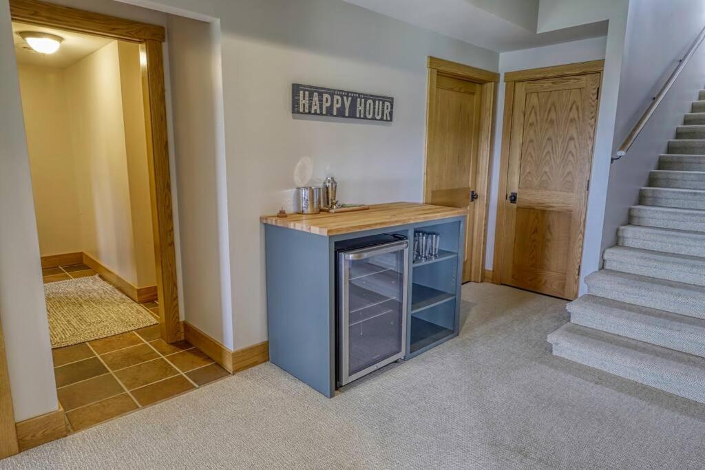 Huge Home w Studio Apt-Mountain Views-Hot Tub-Sauna view 2