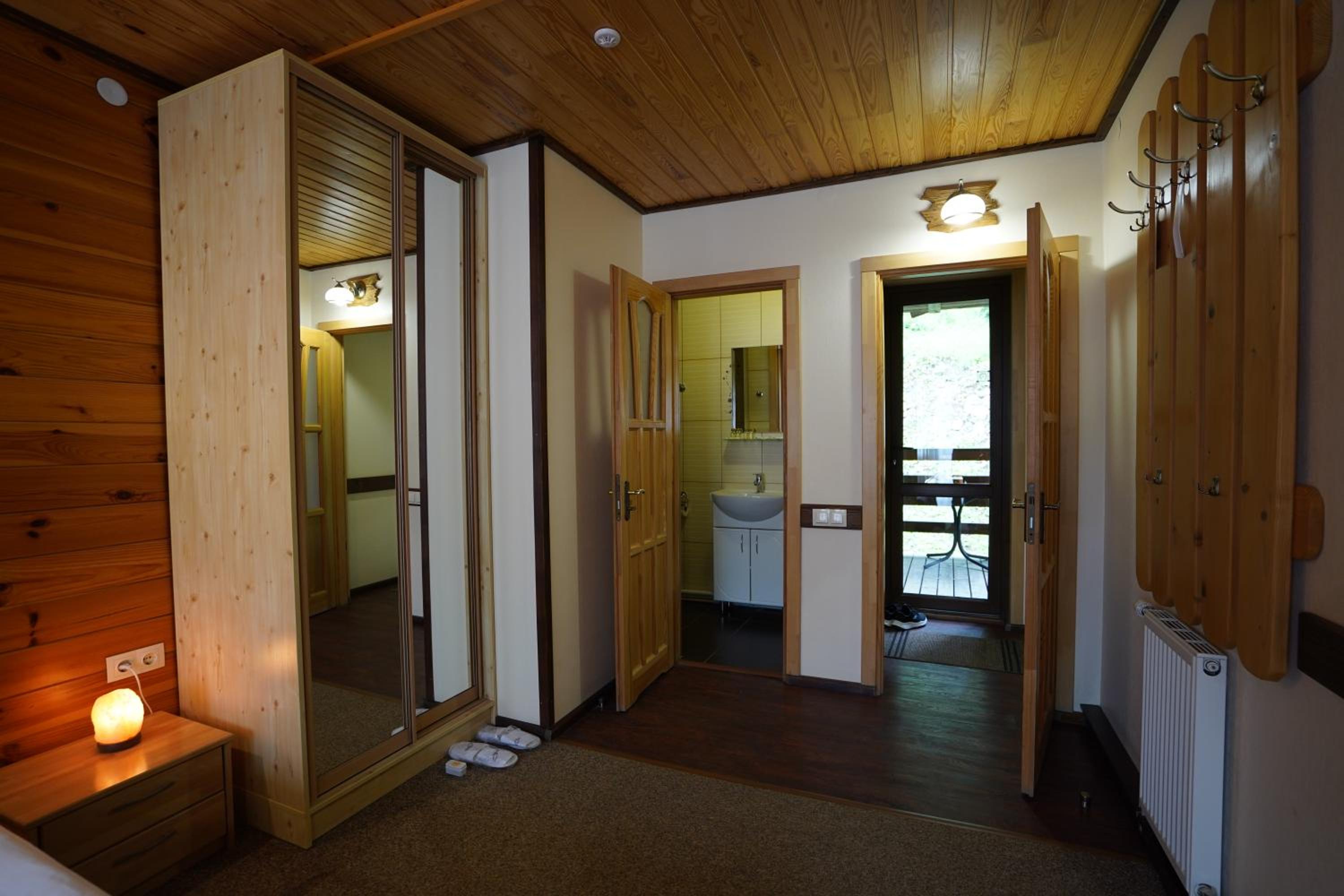 Photo 46