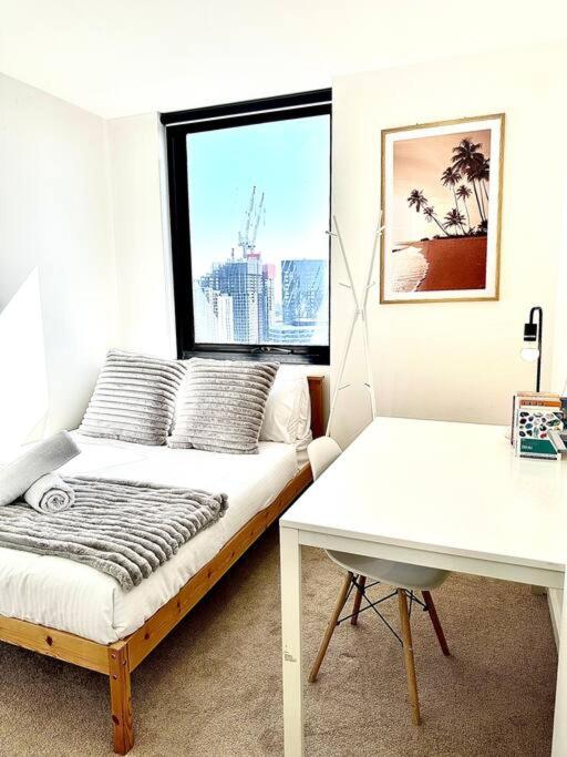 Melbourne Magic on Spencer: Stylish City Living