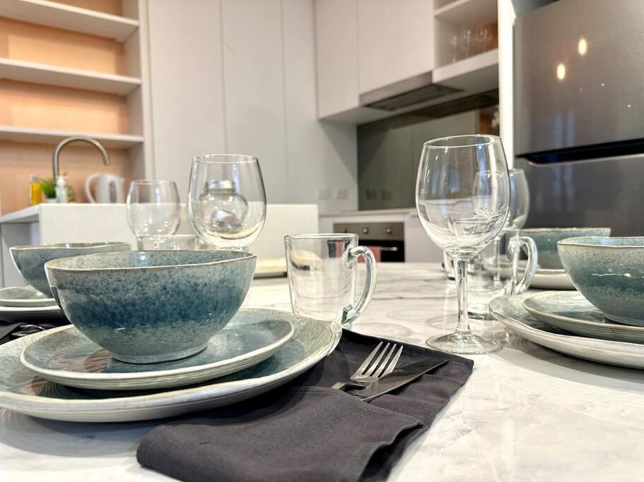 Melbourne Magic on Spencer: Stylish City Living