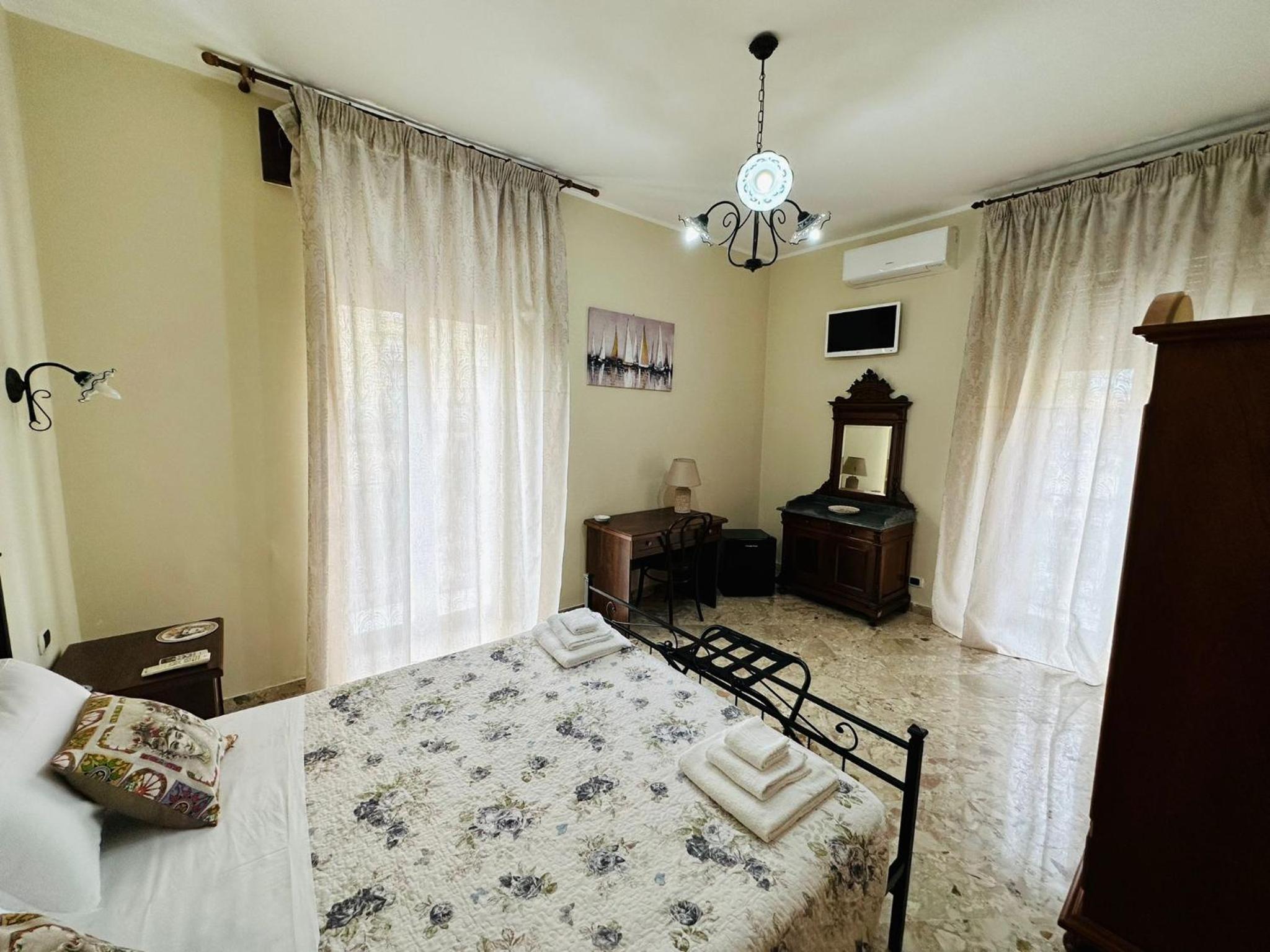B&B - Piazza Grande view 4