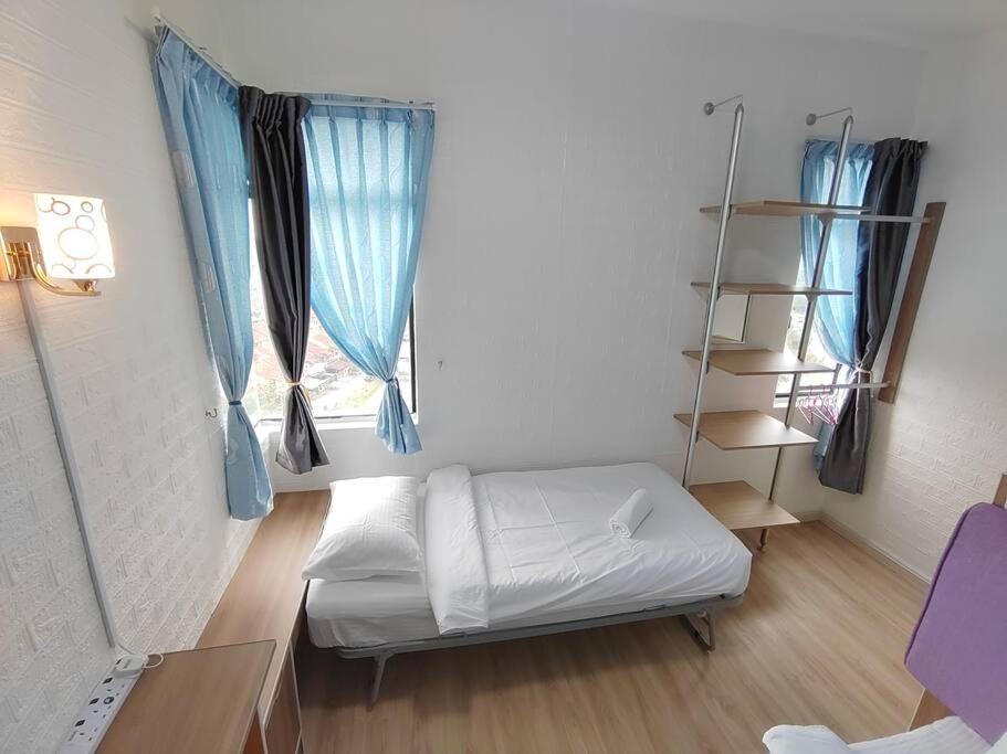 Jentayu Residency, 3Rooms 2xWC, FREE WiFi, 7guests