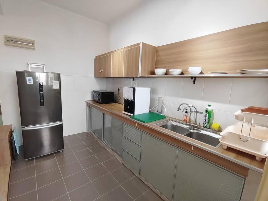 Jentayu Residency, 3Rooms 2xWC, FREE WiFi, 7guests