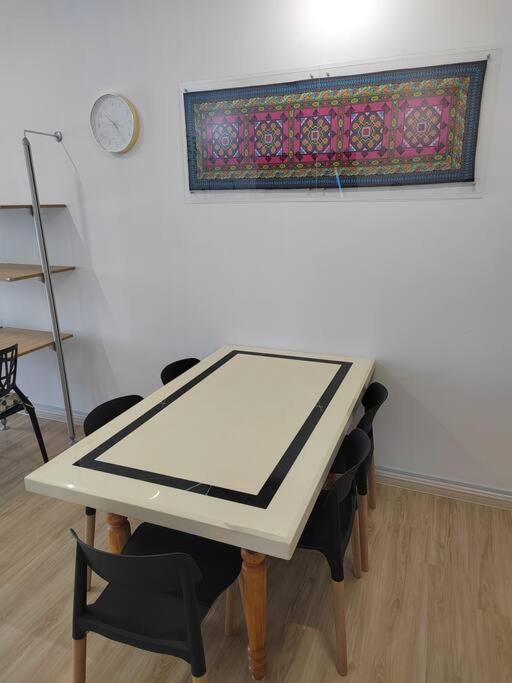 Jentayu Residency, 3Rooms 2xWC, FREE WiFi, 7guests