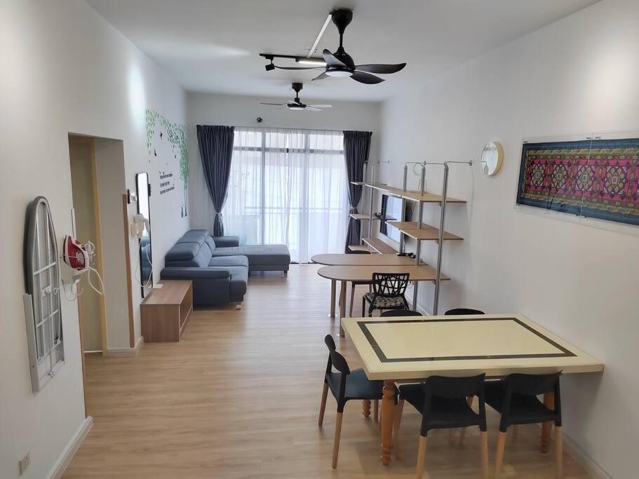 Jentayu Residency, 3Rooms 2xWC, FREE WiFi, 7guests