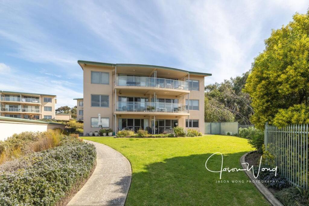 The Salty Seagull – ocean-view luxe!