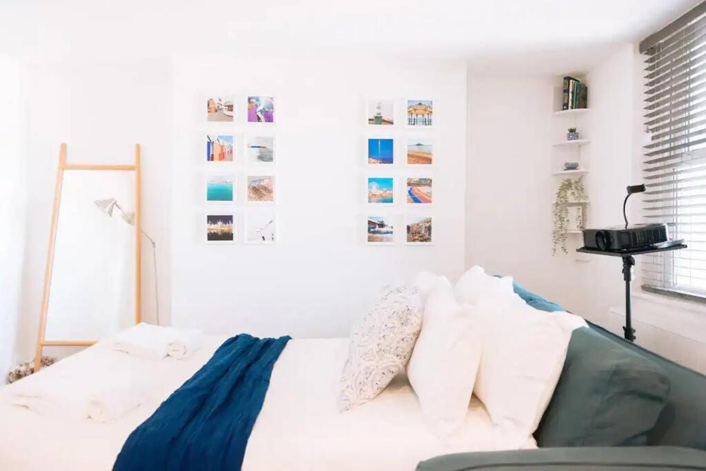 *Central Brighton Modern Studio*